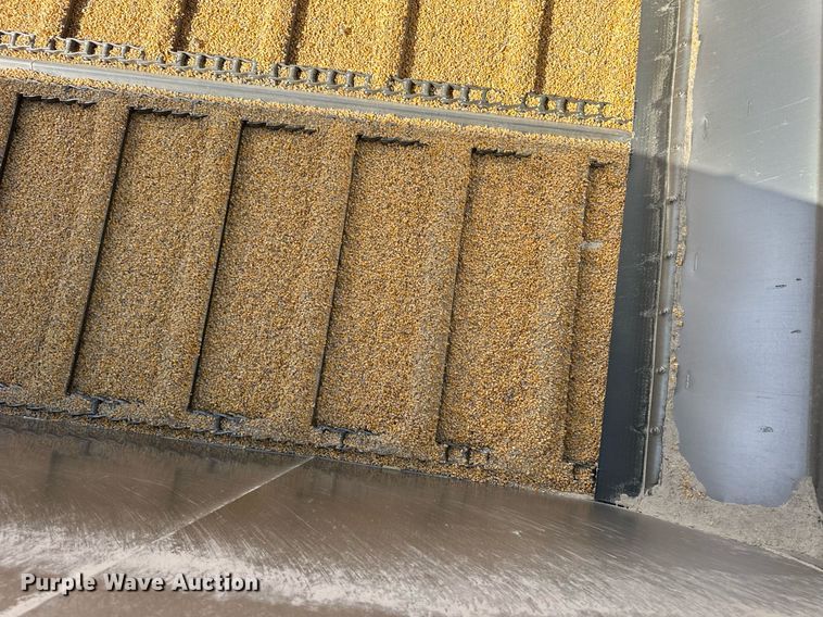 image for item EQ4589 2018 International 7400 feed mixer truck