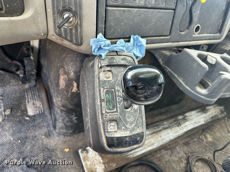 image for item EQ4589 2018 International 7400 feed mixer truck