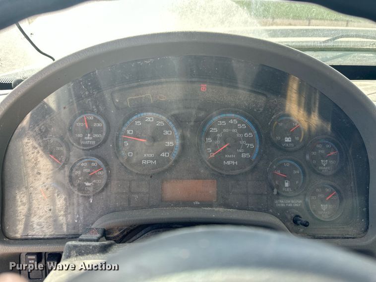 image for item EQ4589 2018 International 7400 feed mixer truck