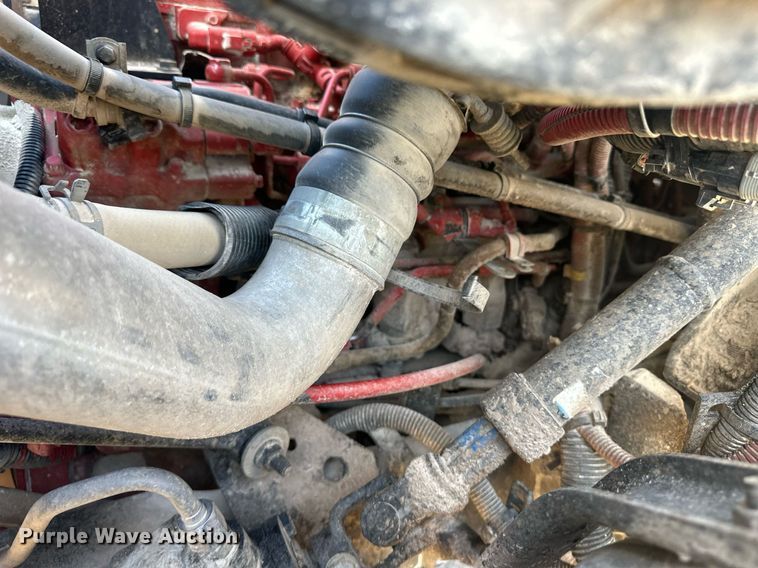 image for item EQ4589 2018 International 7400 feed mixer truck