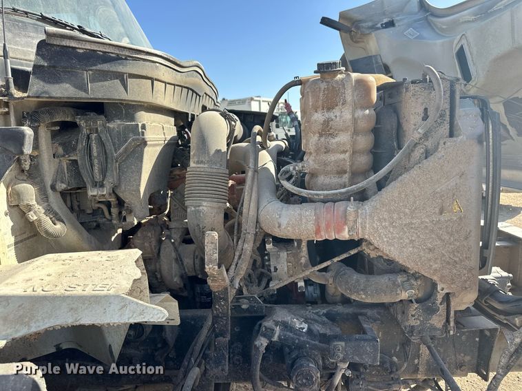 image for item EQ4589 2018 International 7400 feed mixer truck