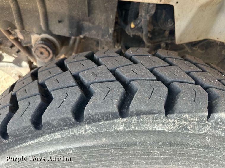 image for item EQ4589 2018 International 7400 feed mixer truck