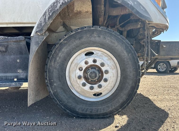 image for item EQ4589 2018 International 7400 feed mixer truck