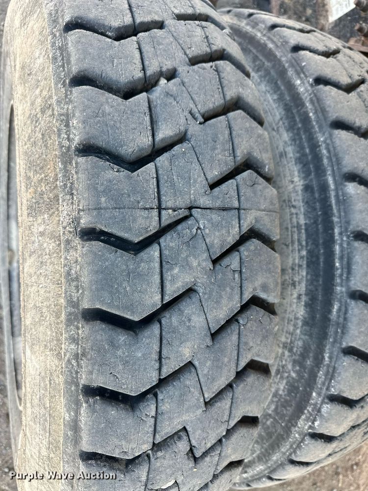 image for item EQ4589 2018 International 7400 feed mixer truck