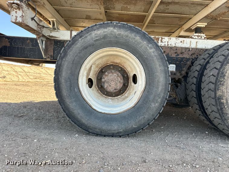 image for item EQ4589 2018 International 7400 feed mixer truck