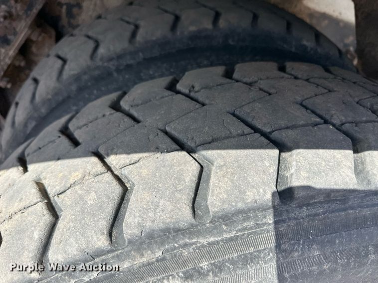 image for item EQ4589 2018 International 7400 feed mixer truck