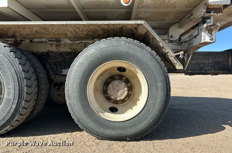 image for item EQ4589 2018 International 7400 feed mixer truck