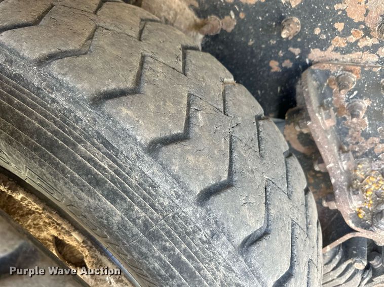 image for item EQ4589 2018 International 7400 feed mixer truck