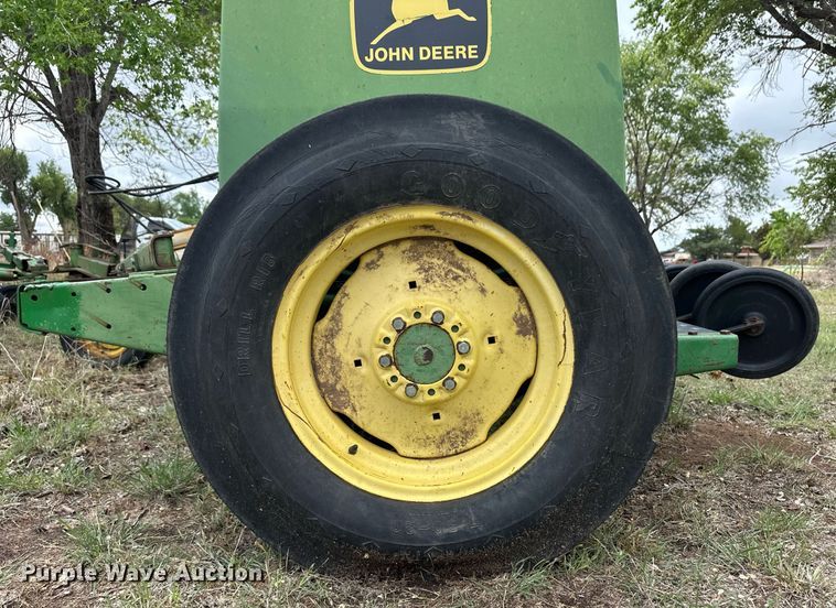 image for item EQ4664 (2) John Deere 8300 grain drills