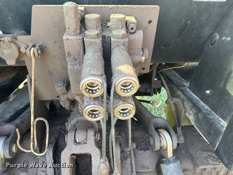 image for item ER2119 2006 Massey Ferguson 596 tractor