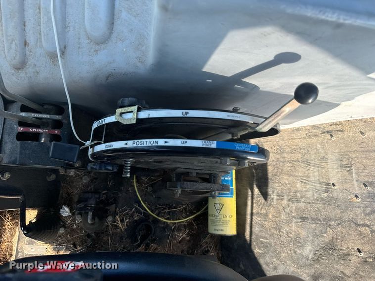 image for item ER2119 2006 Massey Ferguson 596 tractor