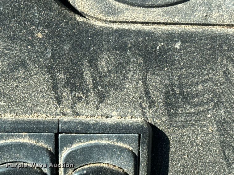 image for item ER2119 2006 Massey Ferguson 596 tractor