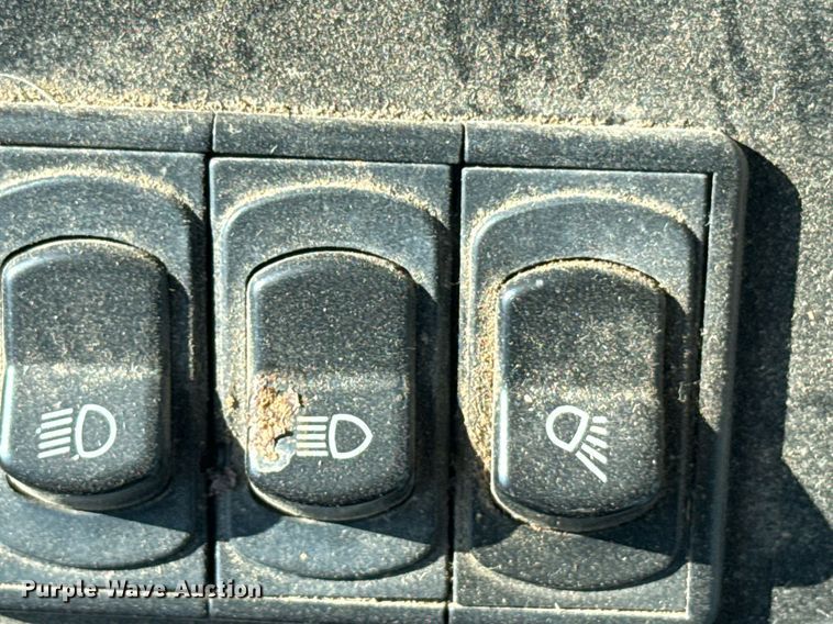 image for item ER2119 2006 Massey Ferguson 596 tractor