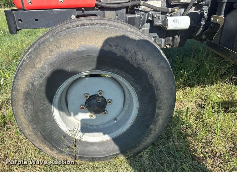image for item ER2119 2006 Massey Ferguson 596 tractor
