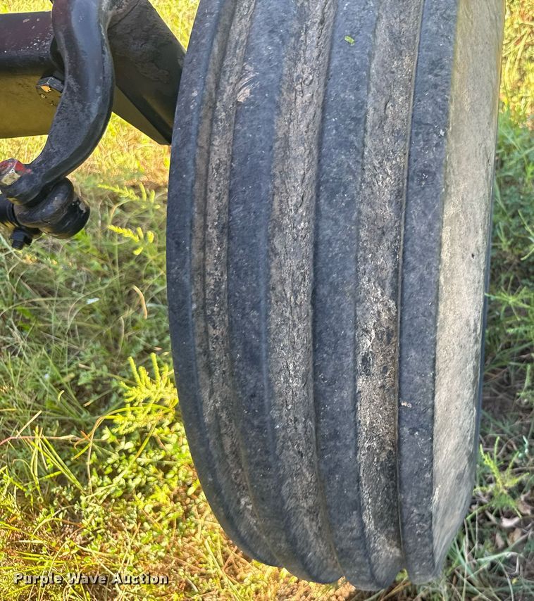 image for item ER2119 2006 Massey Ferguson 596 tractor