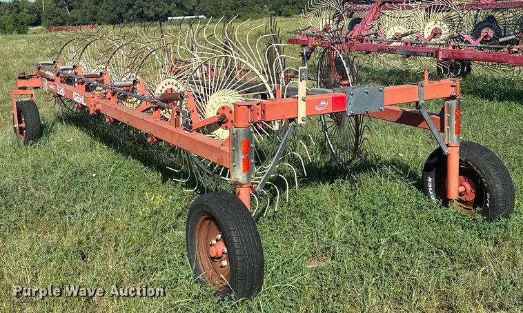 image for item ER2121 Gehl 520 hay rake