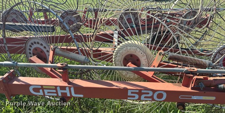 image for item ER2121 Gehl 520 hay rake