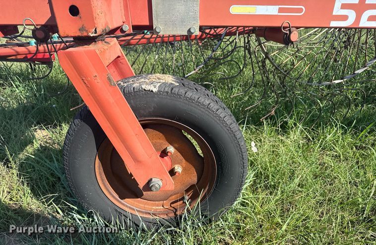 image for item ER2121 Gehl 520 hay rake