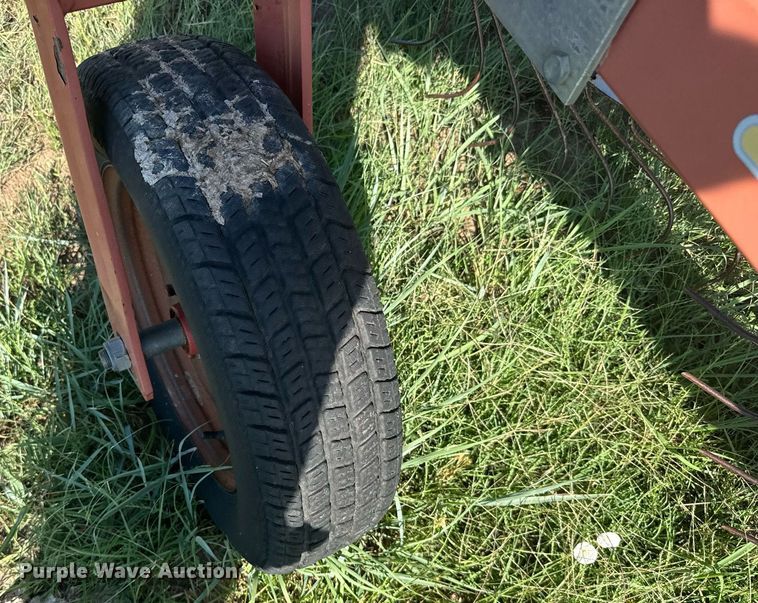 image for item ER2121 Gehl 520 hay rake