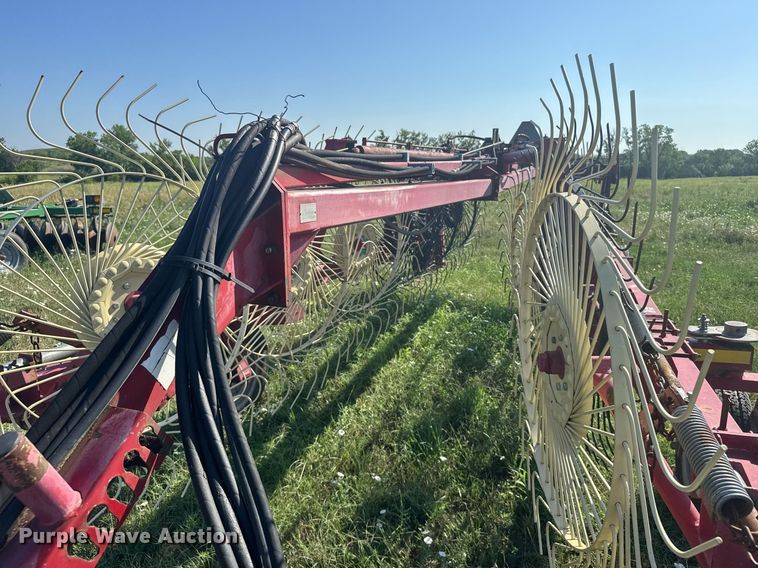 image for item ER2122 Case IH WRX301 hay rake