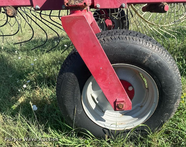 image for item ER2122 Case IH WRX301 hay rake