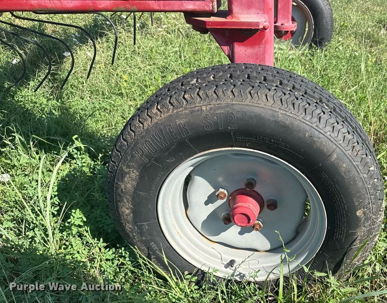 image for item ER2122 Case IH WRX301 hay rake