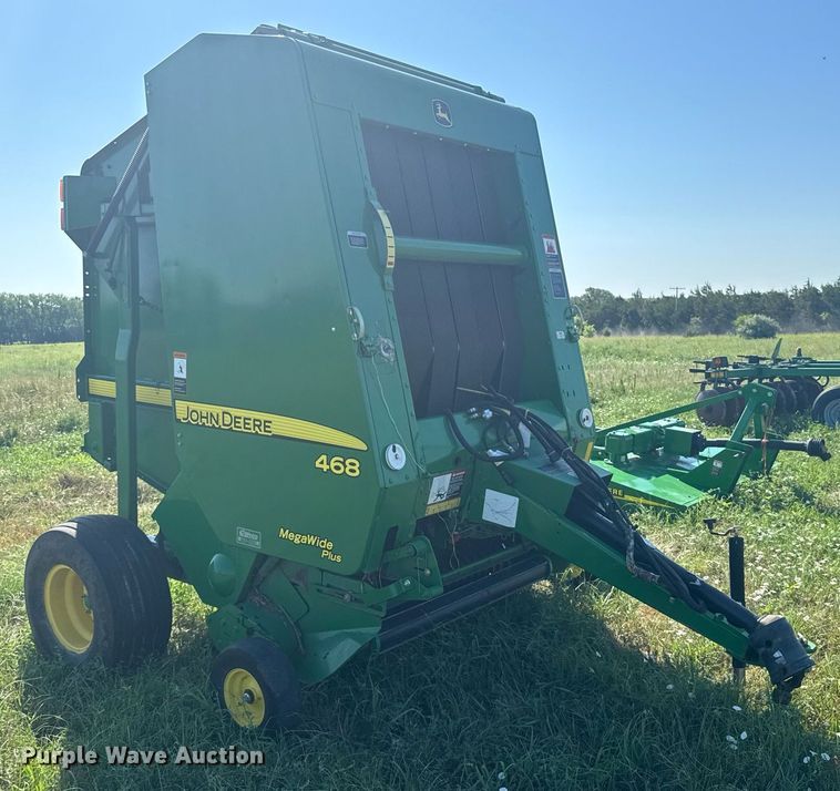 image for item ER2125 2012 John Deere 468 round baler