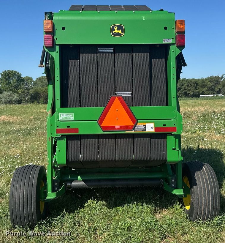 image for item ER2125 2012 John Deere 468 round baler