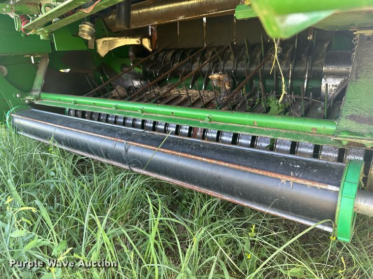 image for item ER2125 2012 John Deere 468 round baler