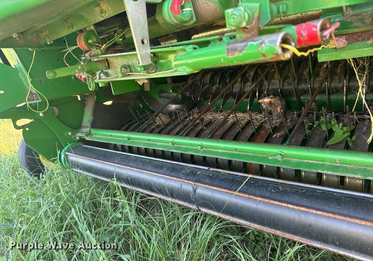 image for item ER2125 2012 John Deere 468 round baler