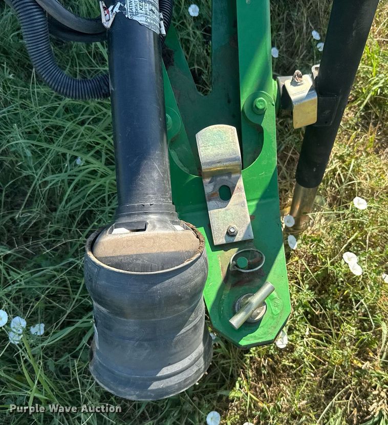 image for item ER2125 2012 John Deere 468 round baler