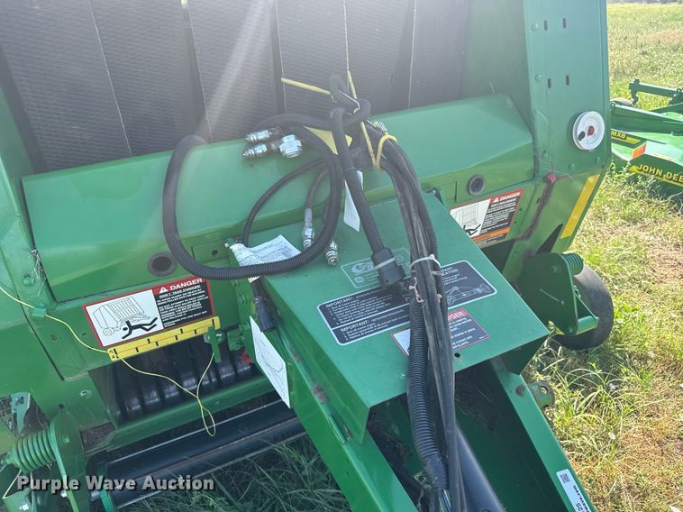 image for item ER2125 2012 John Deere 468 round baler