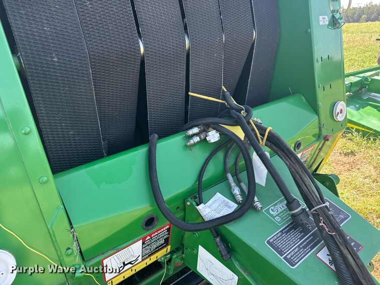 image for item ER2125 2012 John Deere 468 round baler