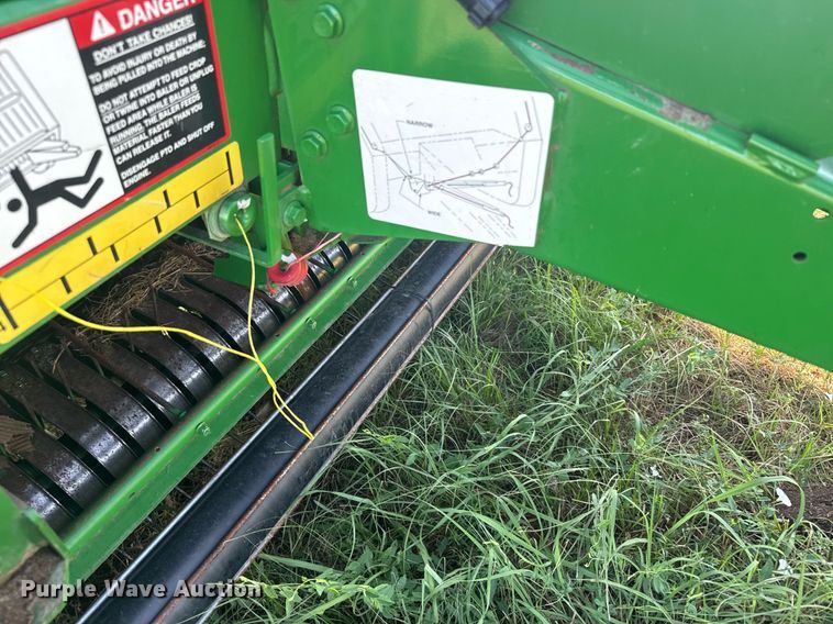 image for item ER2125 2012 John Deere 468 round baler