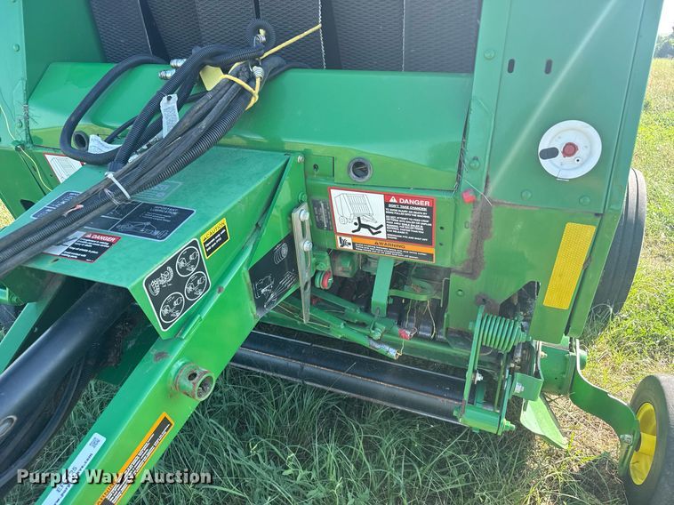 image for item ER2125 2012 John Deere 468 round baler