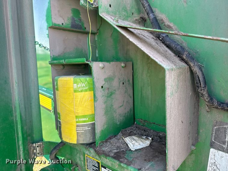 image for item ER2125 2012 John Deere 468 round baler