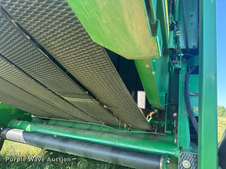 image for item ER2125 2012 John Deere 468 round baler