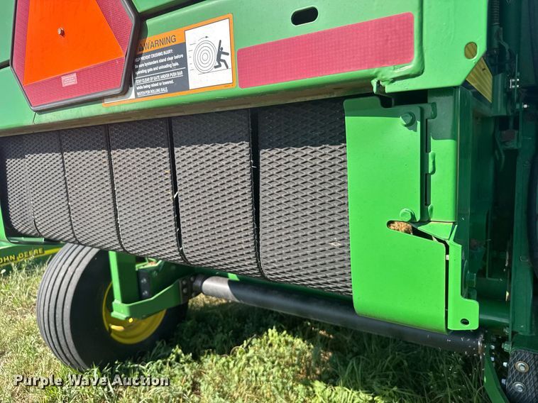 image for item ER2125 2012 John Deere 468 round baler