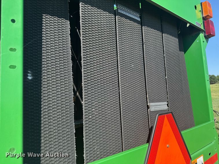 image for item ER2125 2012 John Deere 468 round baler