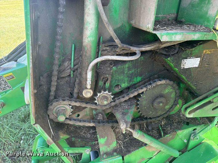image for item ER2125 2012 John Deere 468 round baler
