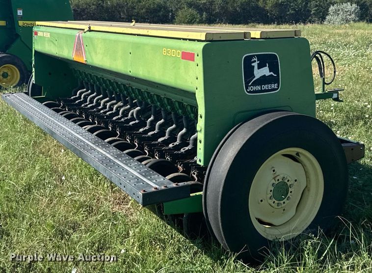 image for item ER2126 John Deere 8300 grain drill