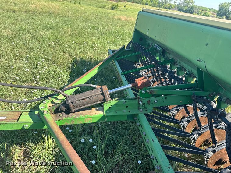 image for item ER2126 John Deere 8300 grain drill