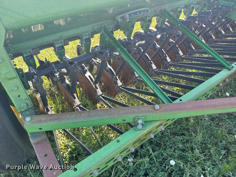 image for item ER2126 John Deere 8300 grain drill