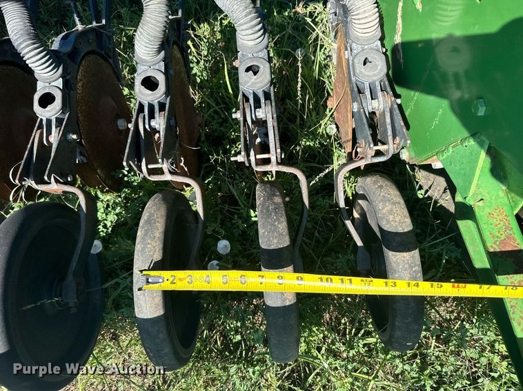 image for item ER2126 John Deere 8300 grain drill