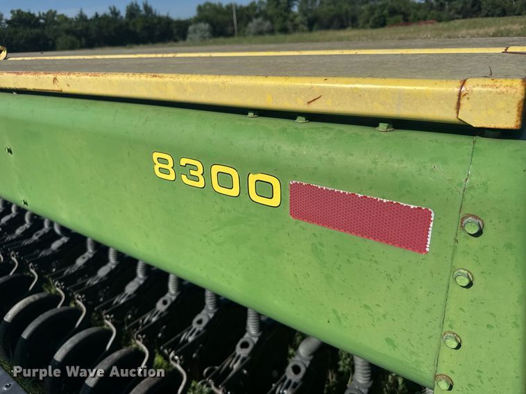 image for item ER2126 John Deere 8300 grain drill