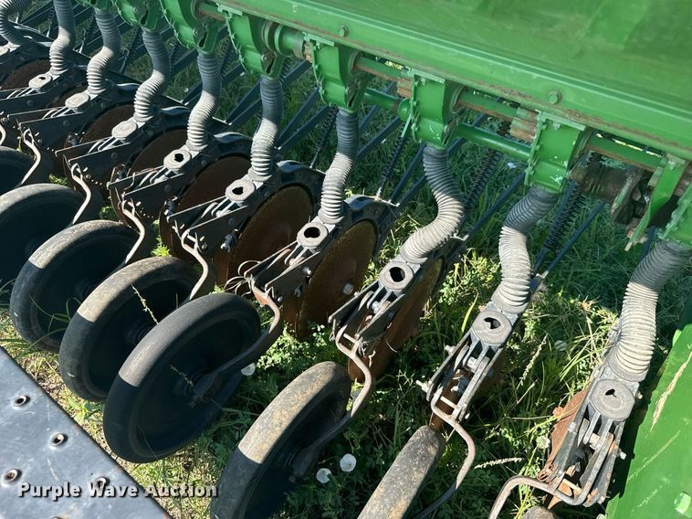 image for item ER2126 John Deere 8300 grain drill