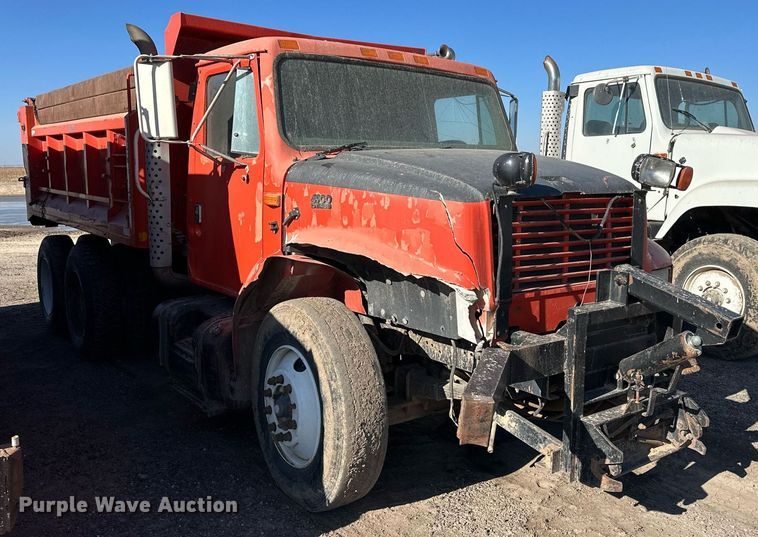 image for item ER8369 1997 International 4900 dump truck