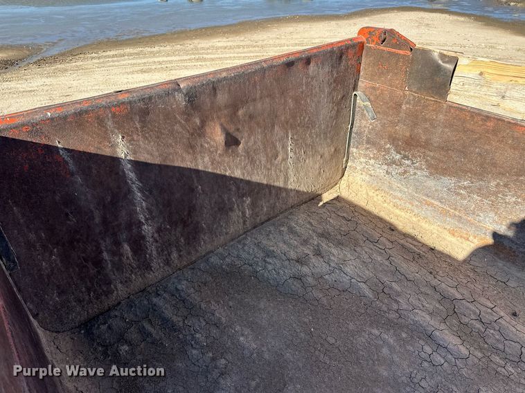 image for item ER8369 1997 International 4900 dump truck