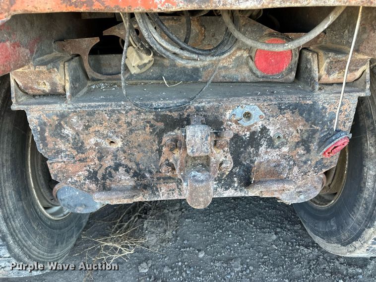 image for item ER8369 1997 International 4900 dump truck