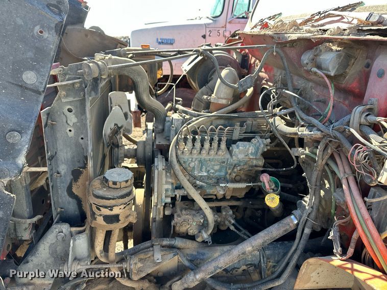 image for item ER8369 1997 International 4900 dump truck